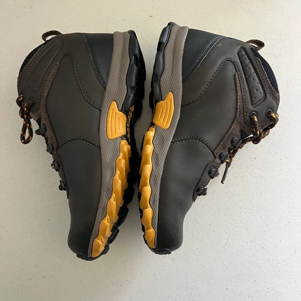 Columbia Childrens Newton Ridge Hiking Boot Size 5